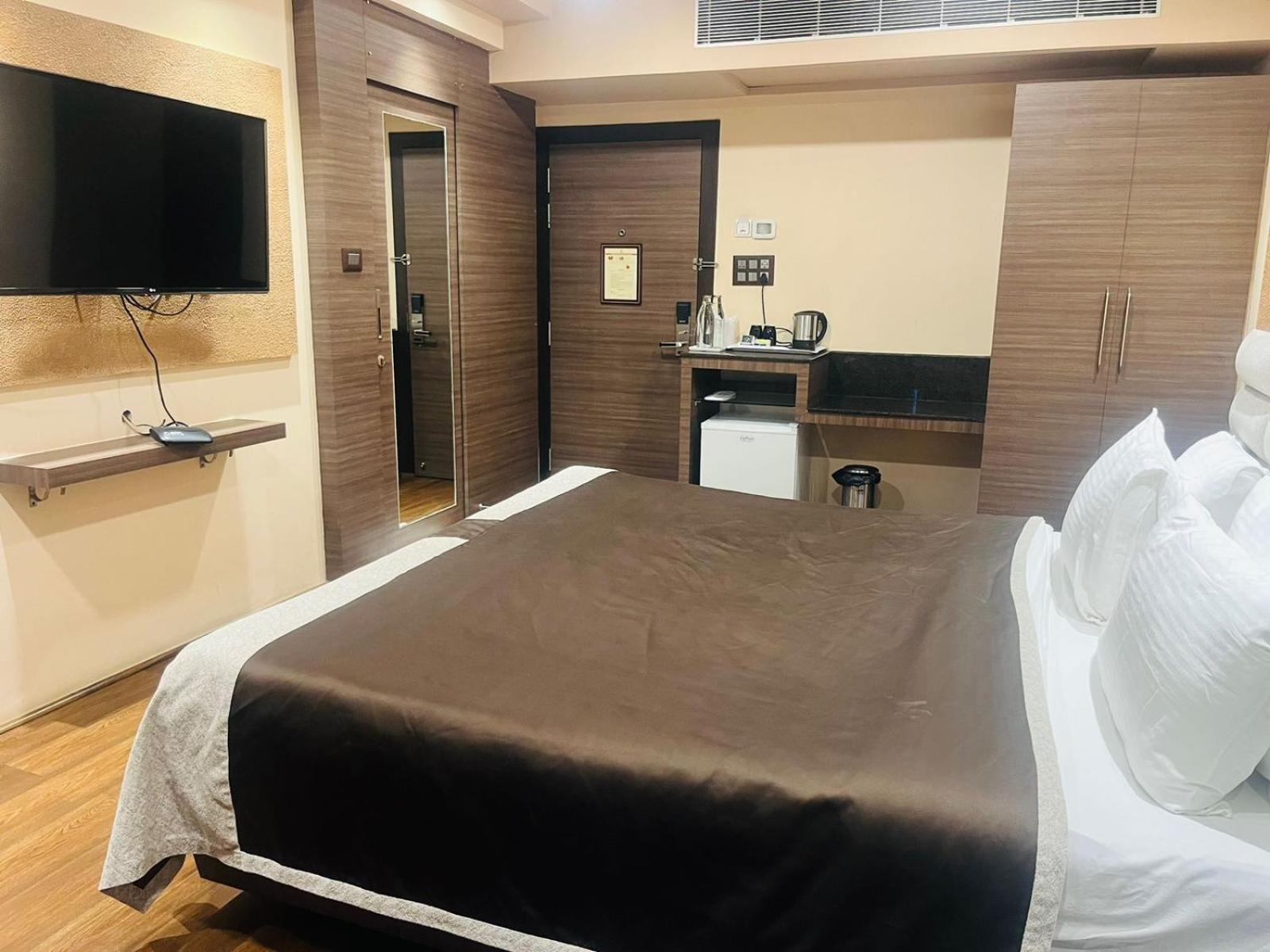 拉吉玛哈陵酒店 古瓦哈提 外观 照片